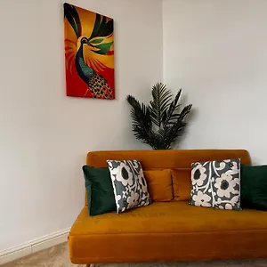 Serene Ocean Side Btn Apartment Brighton